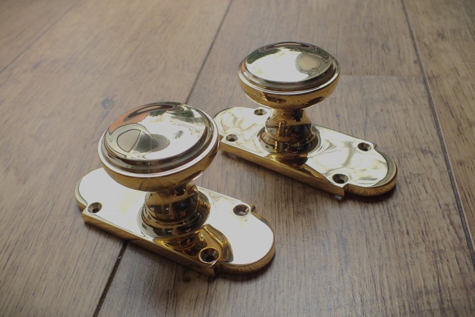 Victorian Door Knobs on Latchplate