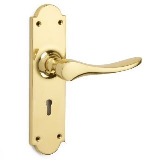 Cambridge Lever Lock Door Handle