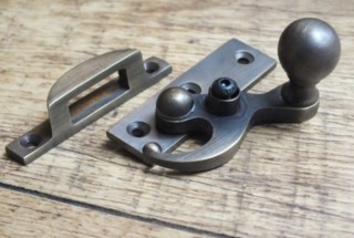 Locking Croft Claw Fastener with Ball Knob